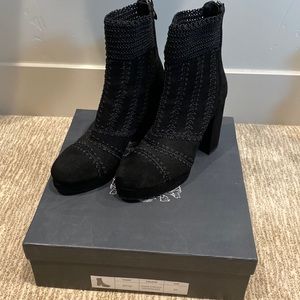 Silent D heeled lace up boots